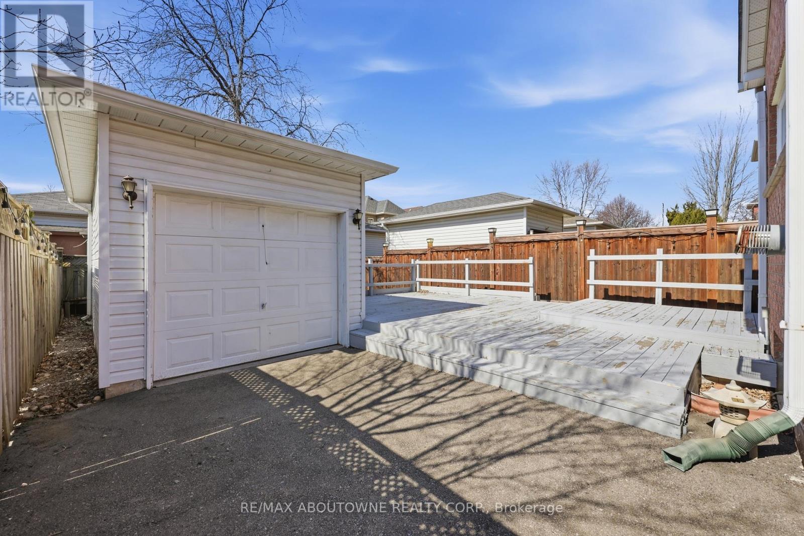 2665 Castle Hill Crescent, Oakville, Ontario  L6H 6J1 - Photo 41 - W12976132