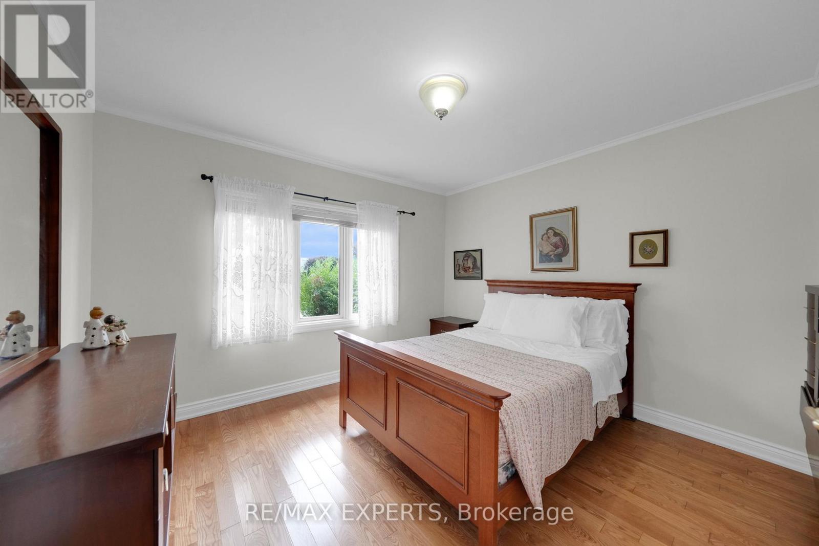 26 Grovedale Avenue, Toronto, Ontario  M6L 1Y6 - Photo 33 - W12976170