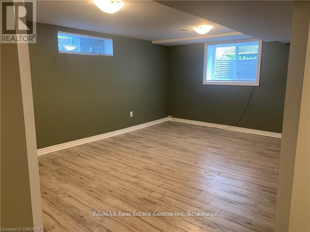 375 Mountainview Drive, Milton, Ontario  L9T 1W1 - Photo 15 - W12976182