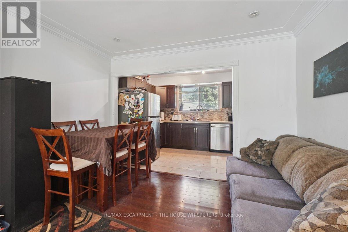 375 Mountainview Drive, Milton, Ontario  L9T 1W1 - Photo 6 - W12976182