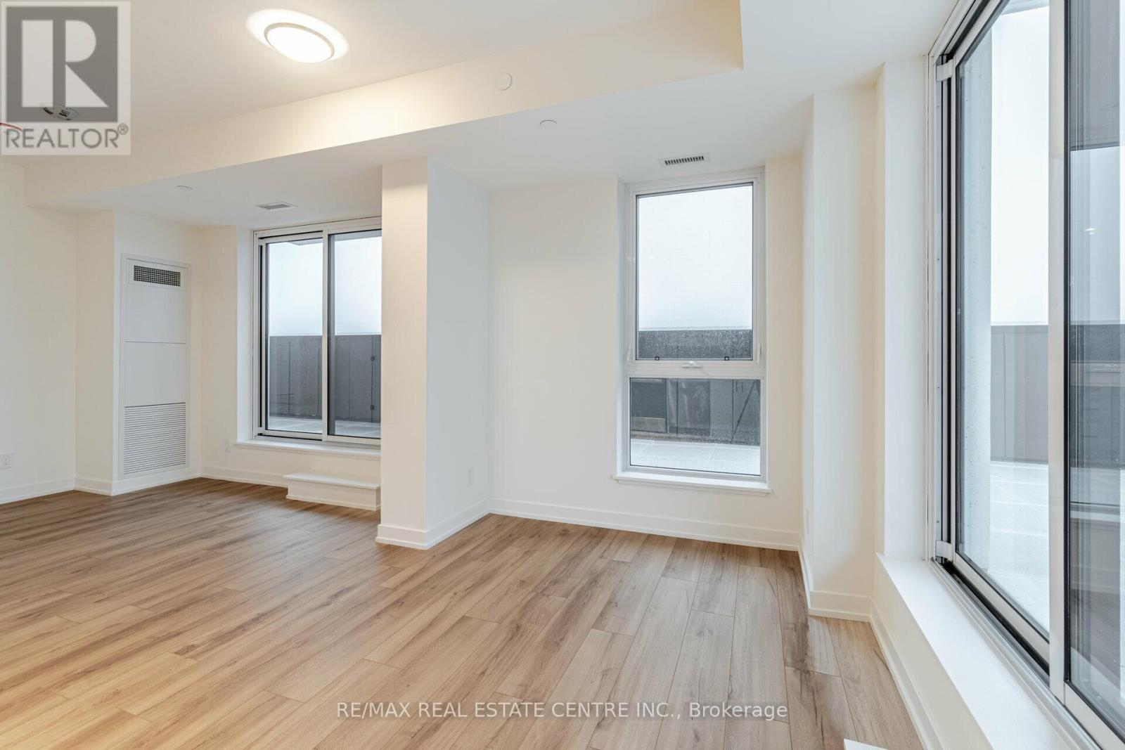 907 - 345 Wheat Boom Drive, Oakville, Ontario  L6H 7X4 - Photo 15 - W12976190