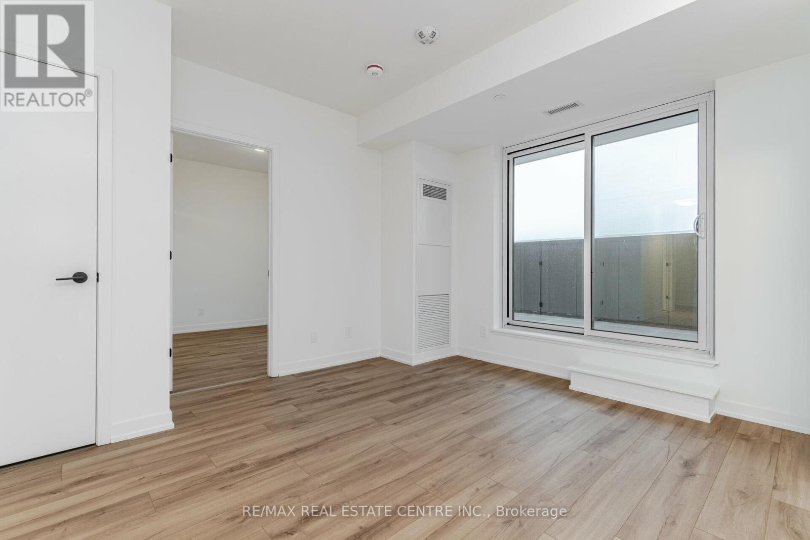 907 - 345 Wheat Boom Drive, Oakville, Ontario  L6H 7X4 - Photo 9 - W12976190