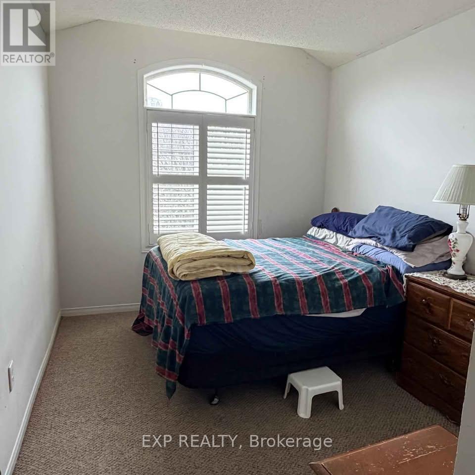 G - 35 View Green Crescent, Toronto, Ontario  M9W 7E1 - Photo 11 - W12976202