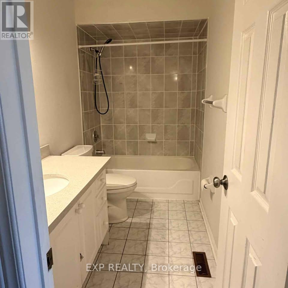 G - 35 View Green Crescent, Toronto, Ontario  M9W 7E1 - Photo 12 - W12976202