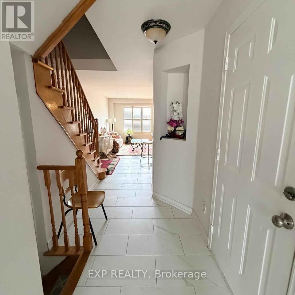 G - 35 View Green Crescent, Toronto, Ontario  M9W 7E1 - Photo 2 - W12976202