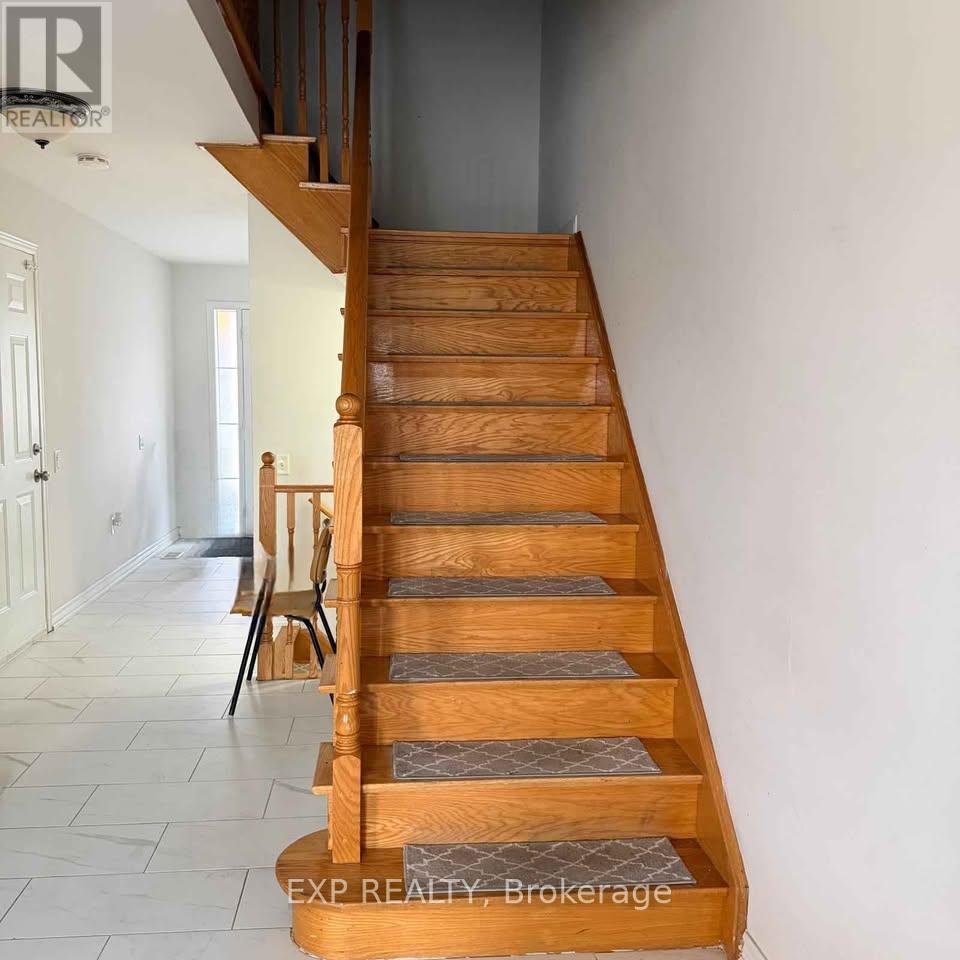 G - 35 View Green Crescent, Toronto, Ontario  M9W 7E1 - Photo 4 - W12976202