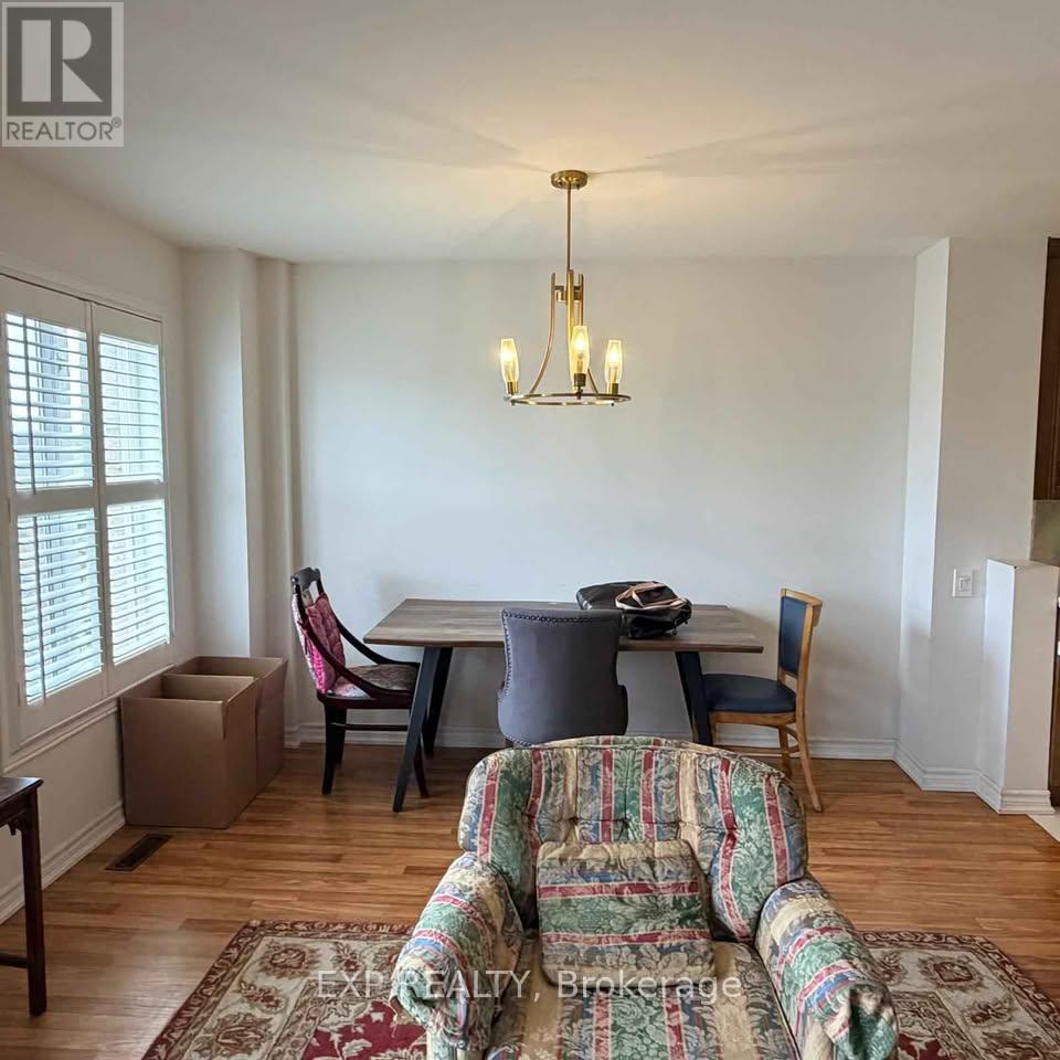 G - 35 View Green Crescent, Toronto, Ontario  M9W 7E1 - Photo 5 - W12976202