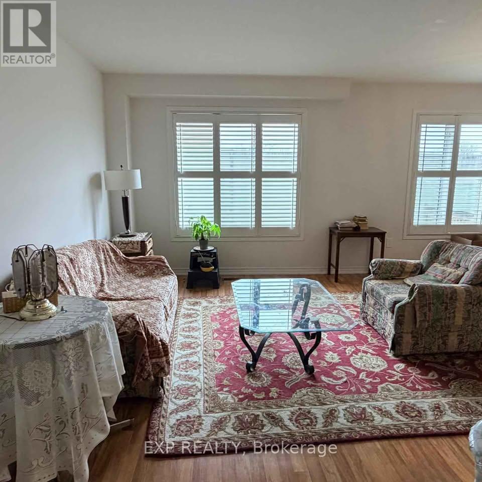 G - 35 View Green Crescent, Toronto, Ontario  M9W 7E1 - Photo 6 - W12976202