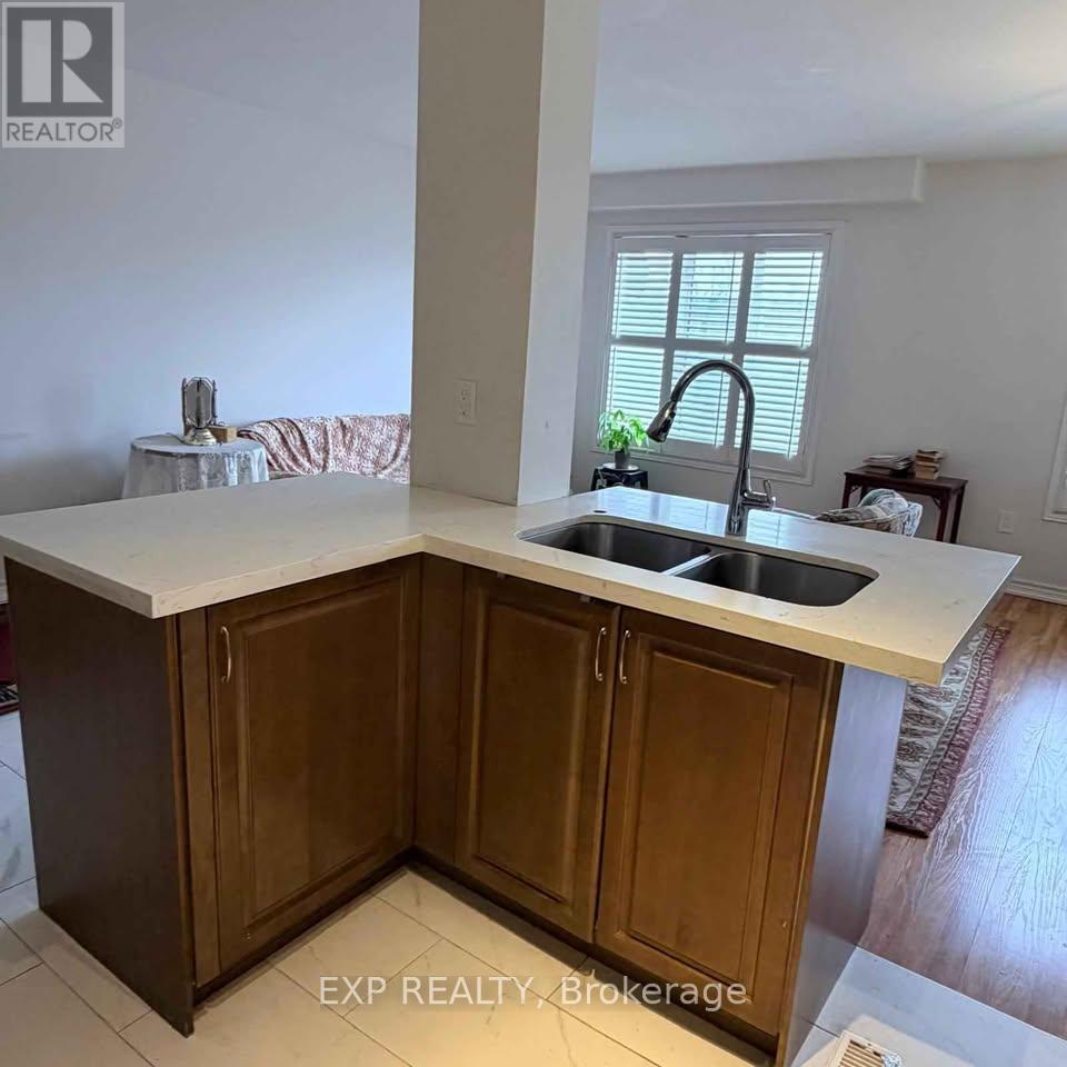 G - 35 View Green Crescent, Toronto, Ontario  M9W 7E1 - Photo 8 - W12976202