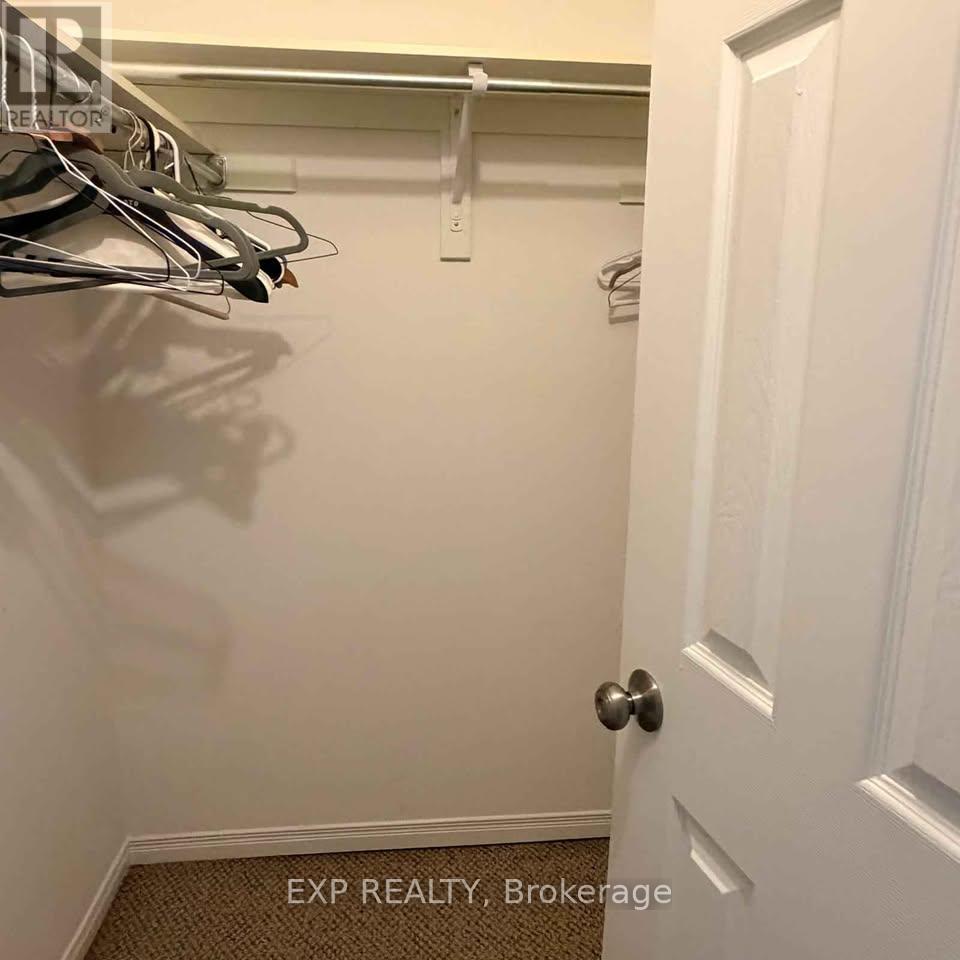 G - 35 View Green Crescent, Toronto, Ontario  M9W 7E1 - Photo 9 - W12976202