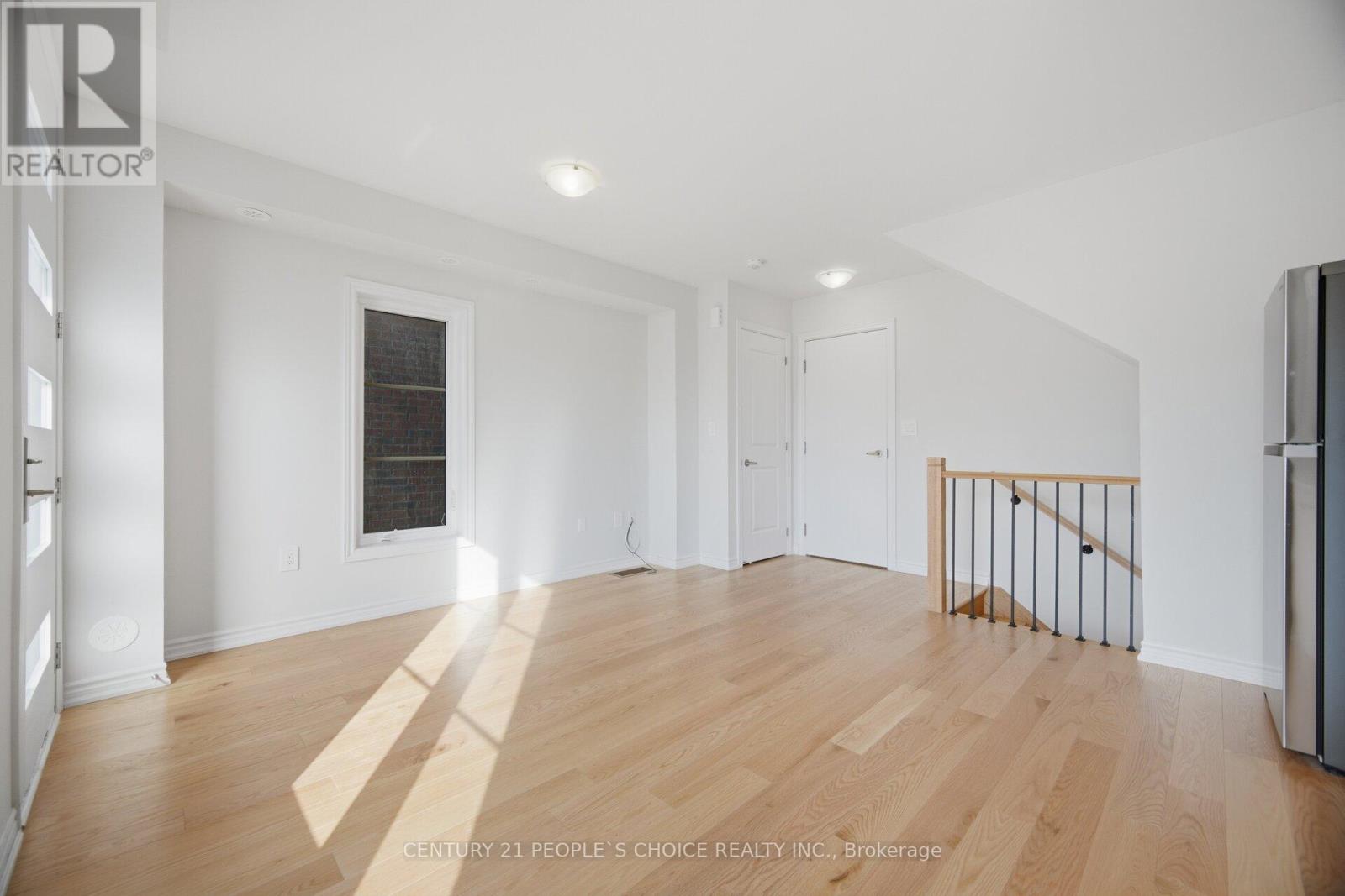 5925 Saigon Street, Mississauga, Ontario  L5V 2V9 - Photo 10 - W12976208