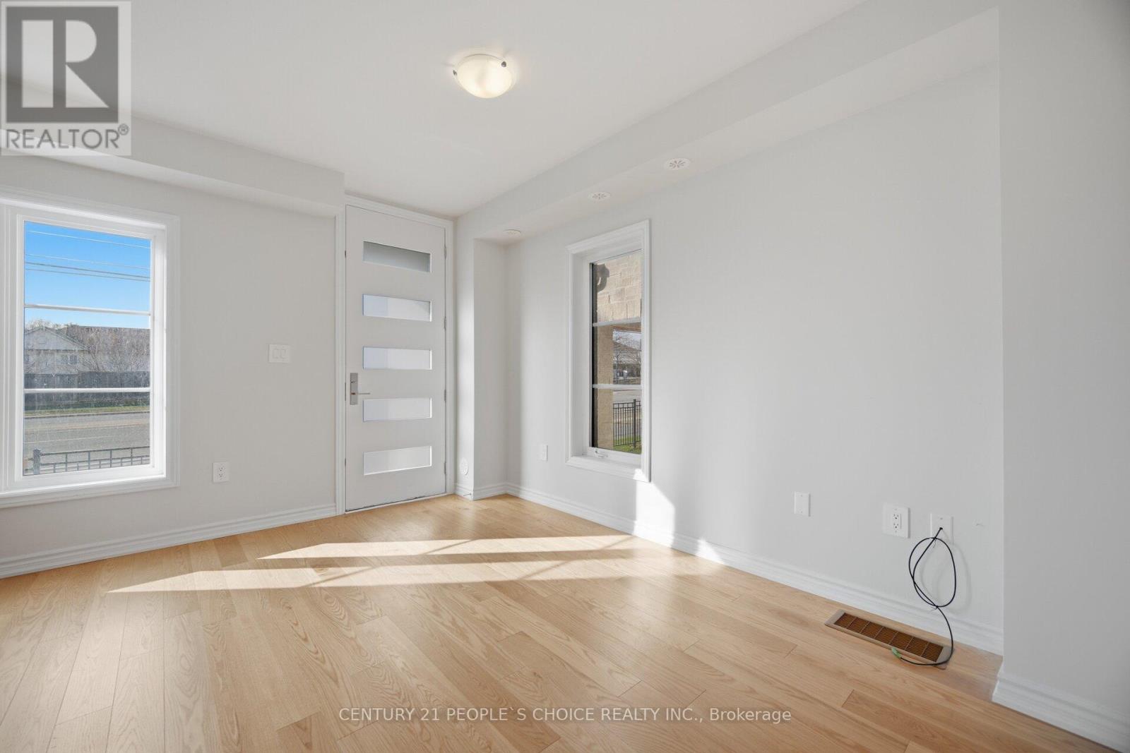 5925 Saigon Street, Mississauga, Ontario  L5V 2V9 - Photo 11 - W12976208