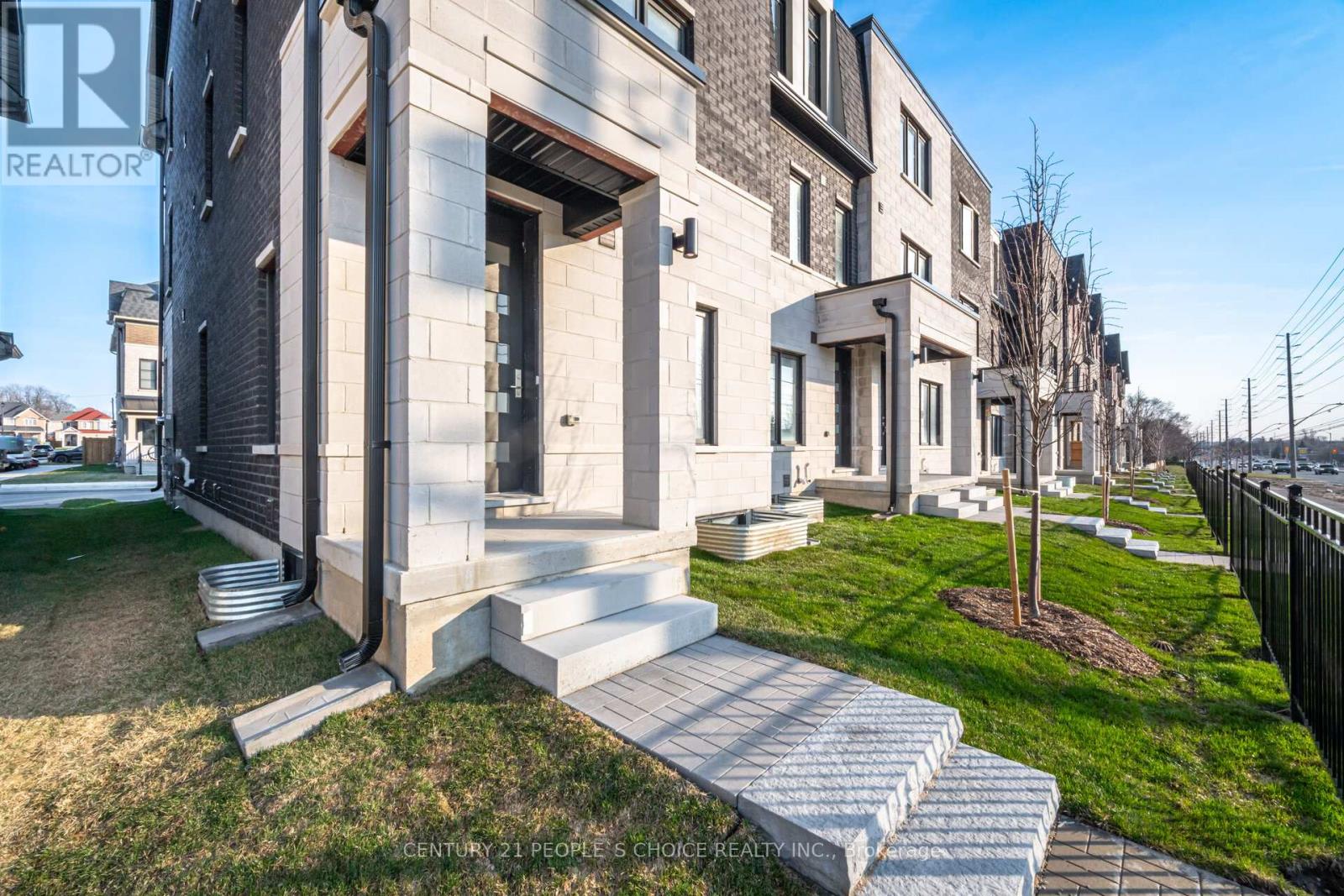 5925 Saigon Street, Mississauga, Ontario  L5V 2V9 - Photo 14 - W12976208