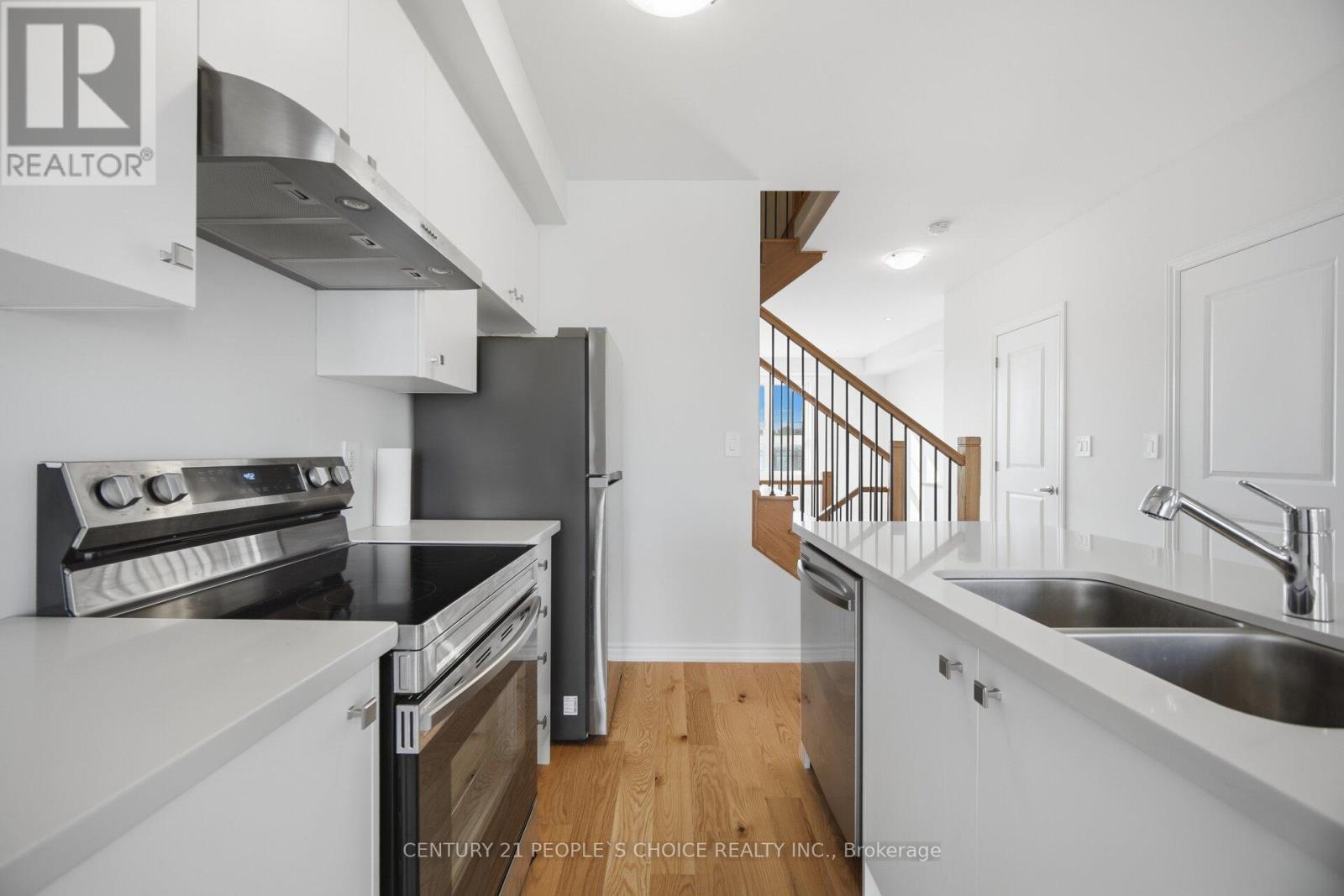 5925 Saigon Street, Mississauga, Ontario  L5V 2V9 - Photo 18 - W12976208