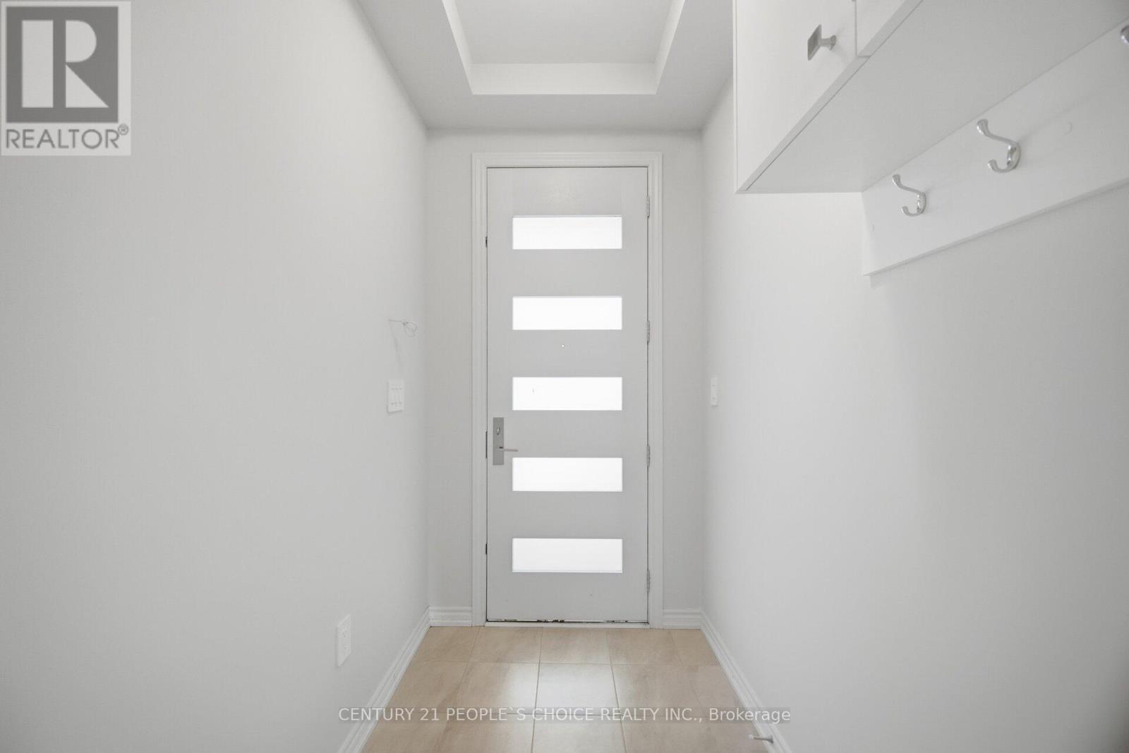 5925 Saigon Street, Mississauga, Ontario  L5V 2V9 - Photo 4 - W12976208