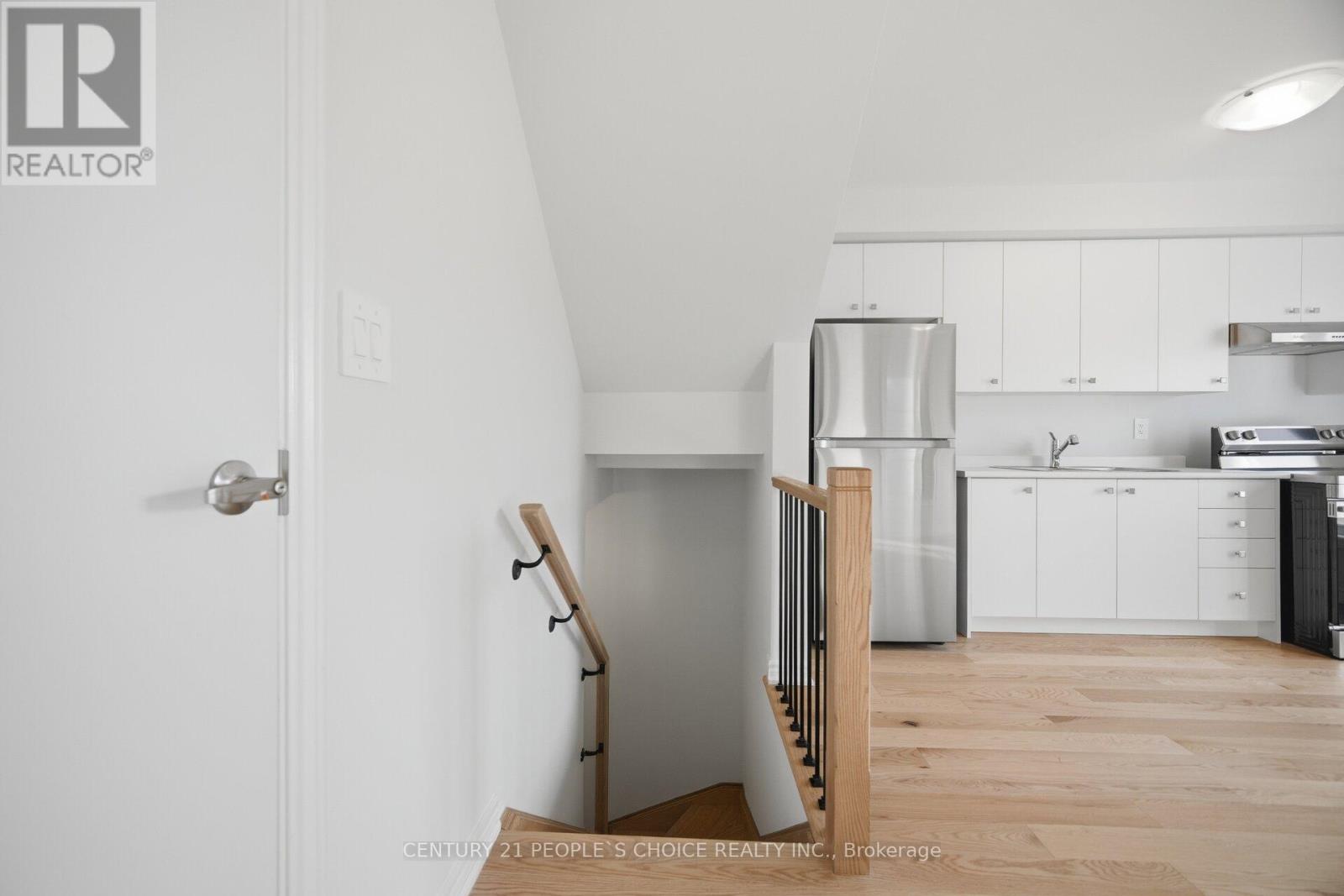 5925 Saigon Street, Mississauga, Ontario  L5V 2V9 - Photo 44 - W12976208