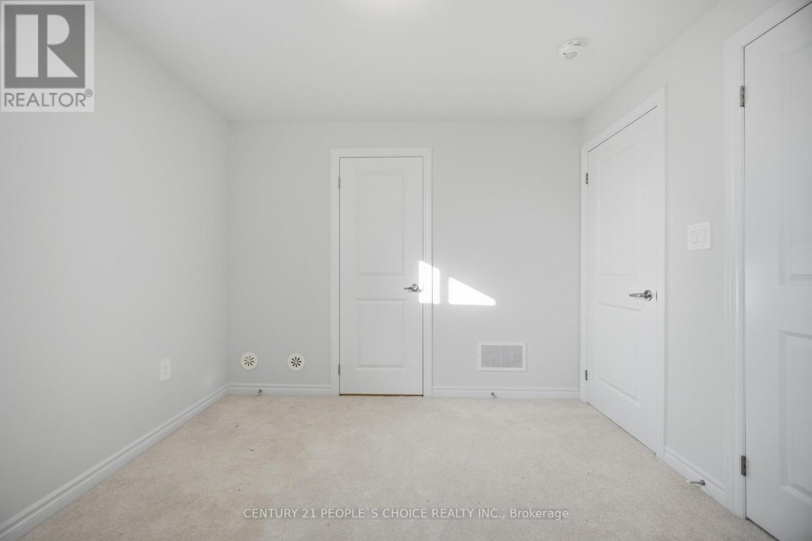 5925 Saigon Street, Mississauga, Ontario  L5V 2V9 - Photo 47 - W12976208