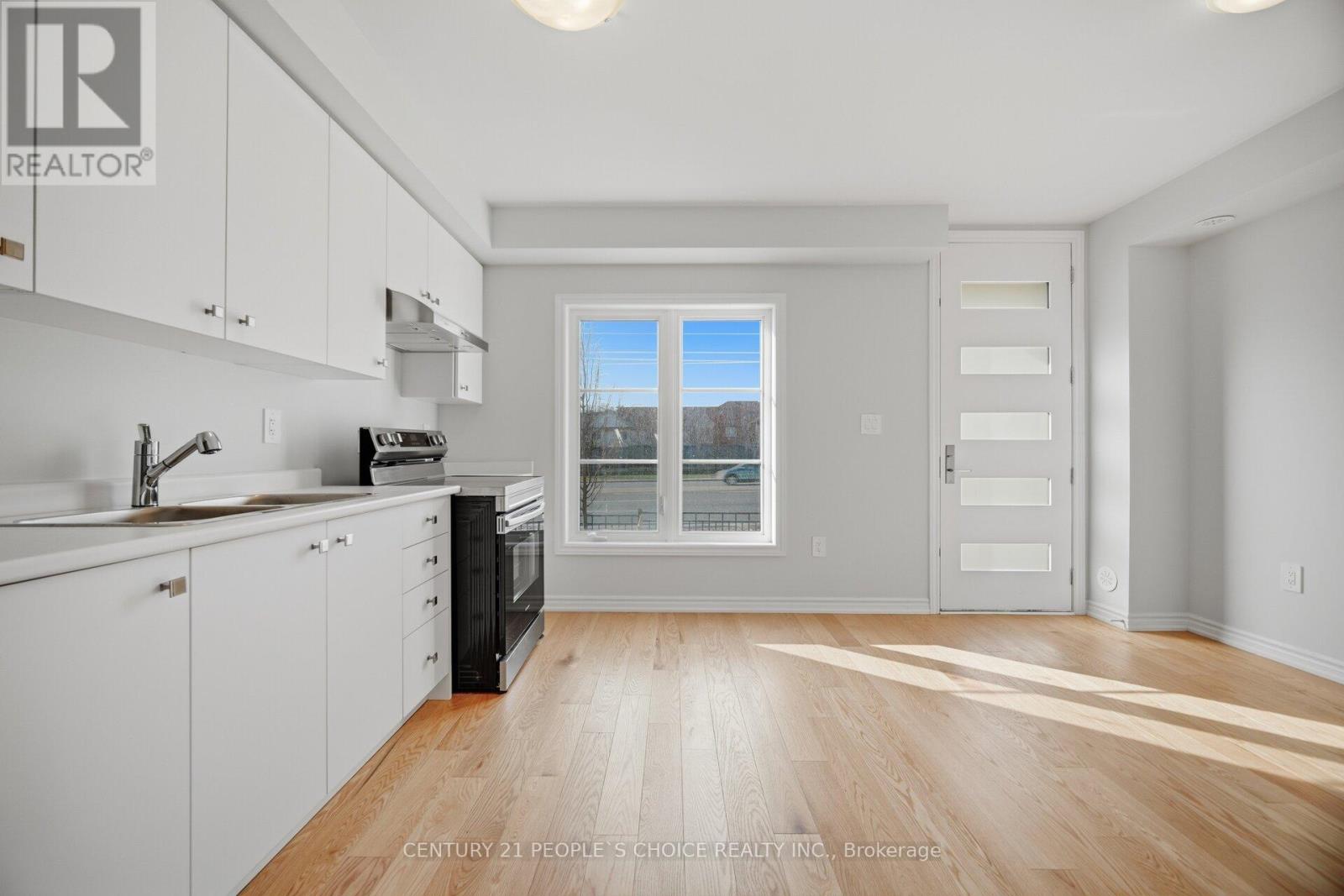 5925 Saigon Street, Mississauga, Ontario  L5V 2V9 - Photo 8 - W12976208