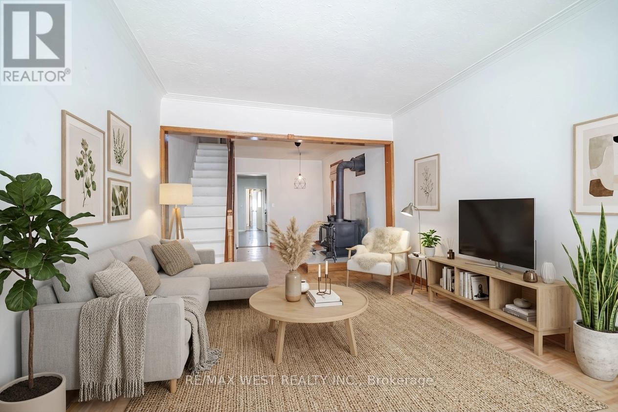 195 Islington Avenue, Toronto (New Toronto), Ontario  M8V 3B8 - Photo 2 - W12976218