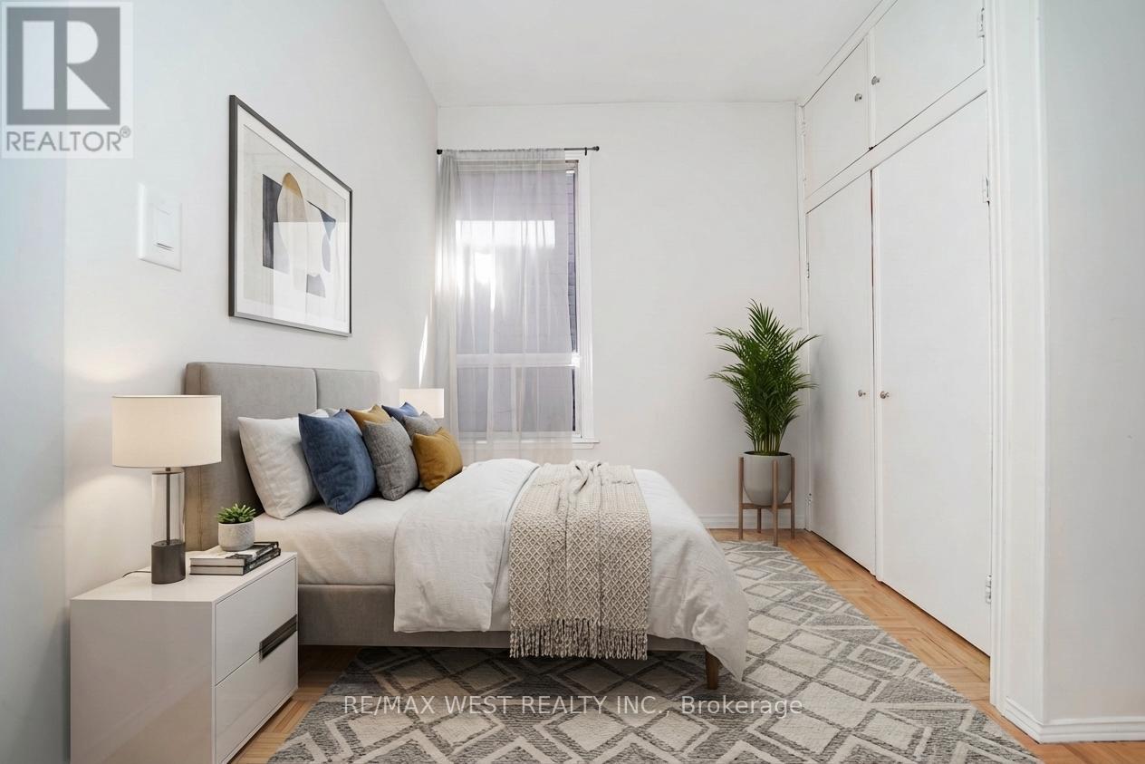 195 Islington Avenue, Toronto, Ontario M8V 3B8 - Photo 5 - W12976218