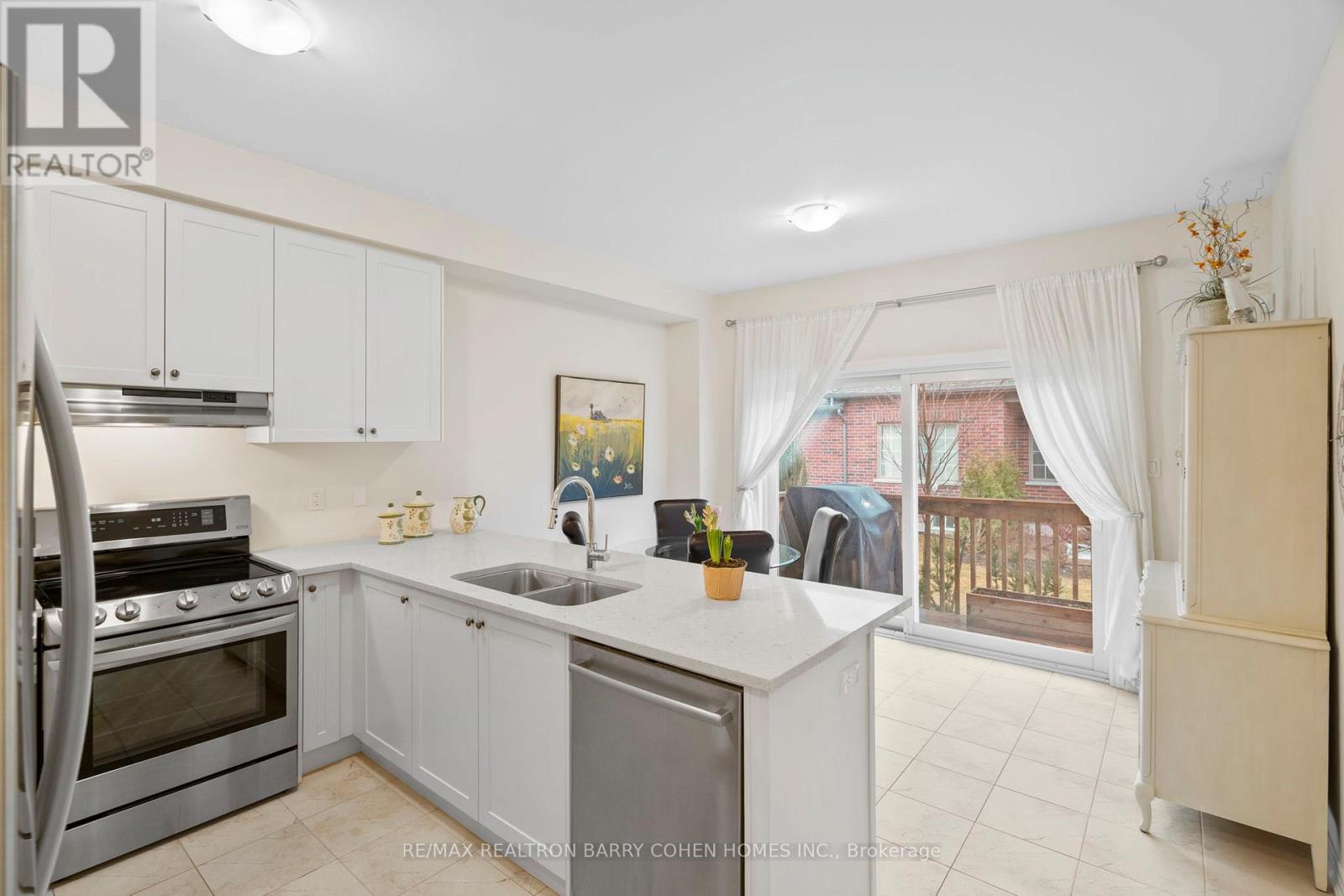 45 - 6 Amarillo Road, Brampton, Ontario  L6R 4A5 - Photo 6 - W12976276