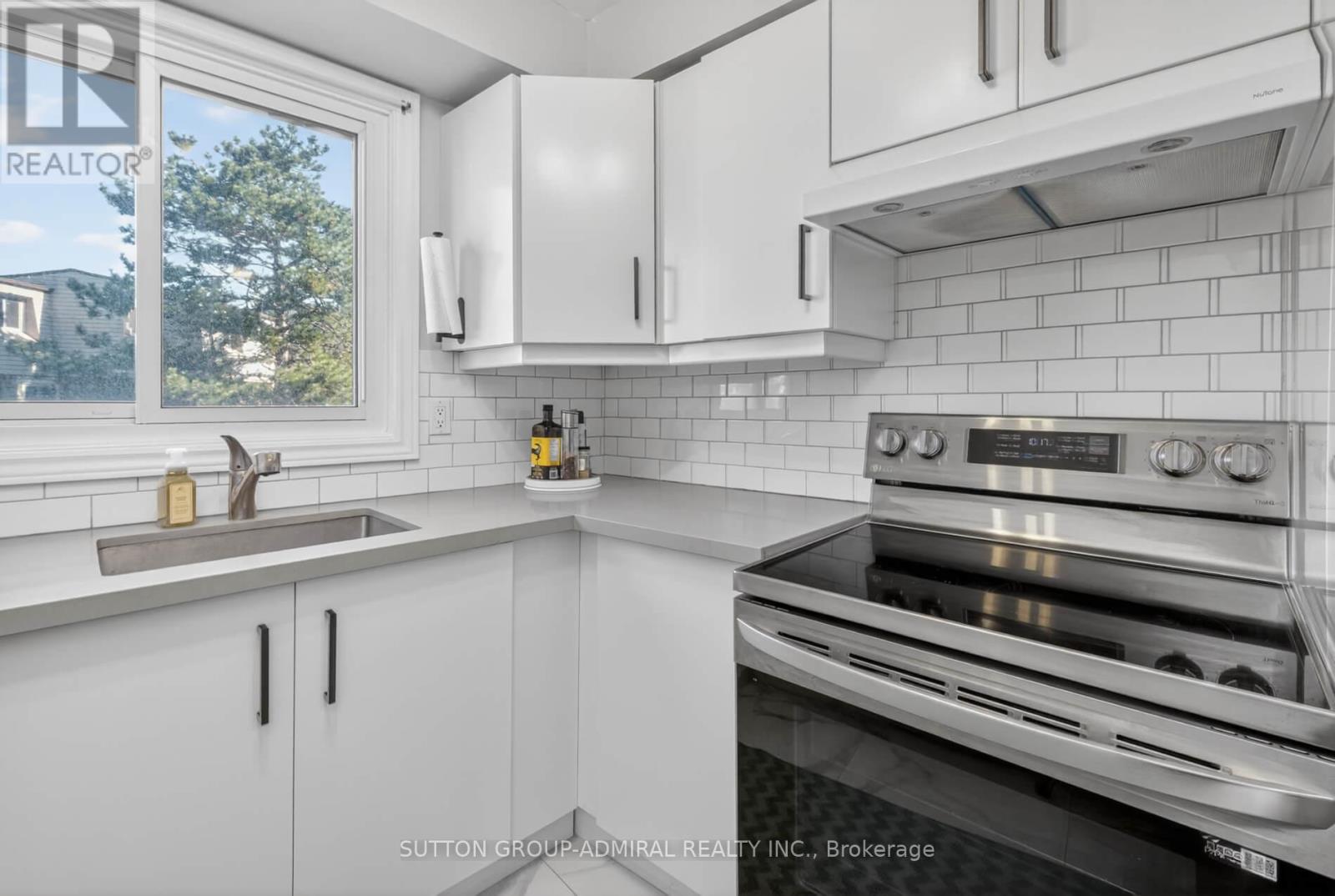 118 - 3175 Kirwin Avenue, Mississauga, Ontario  L5A 3M4 - Photo 13 - W12976286