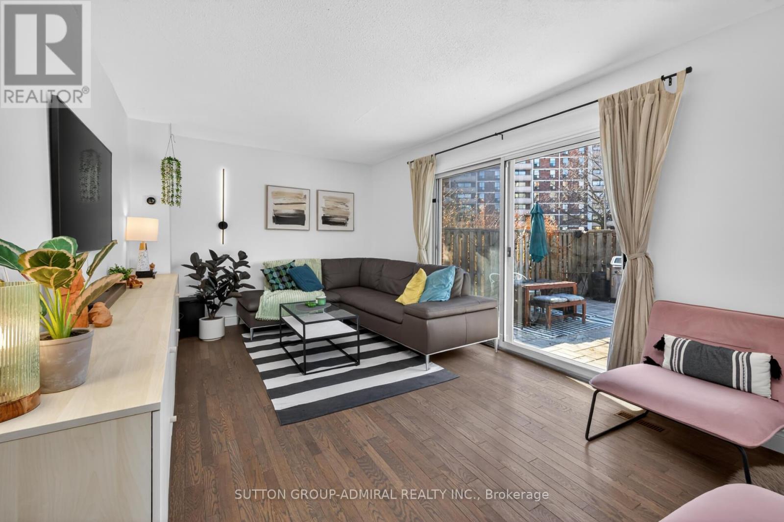 118 - 3175 Kirwin Avenue, Mississauga, Ontario  L5A 3M4 - Photo 5 - W12976286