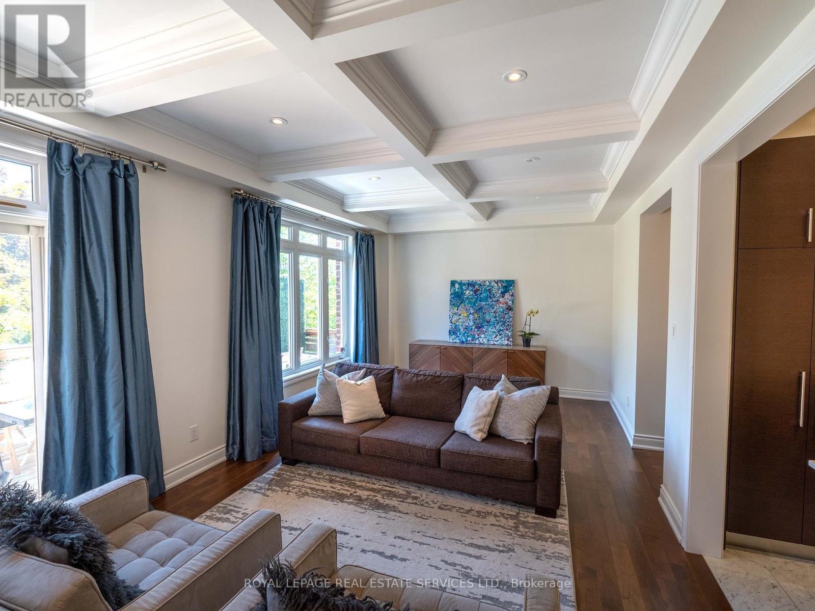 2083 Grange Drive, Mississauga, Ontario  L5B 1P4 - Photo 10 - W12976304