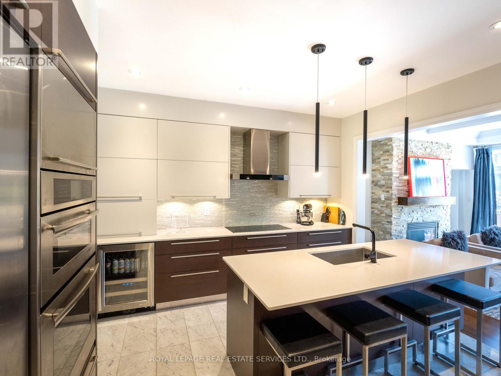 2083 Grange Drive, Mississauga, Ontario  L5B 1P4 - Photo 11 - W12976304