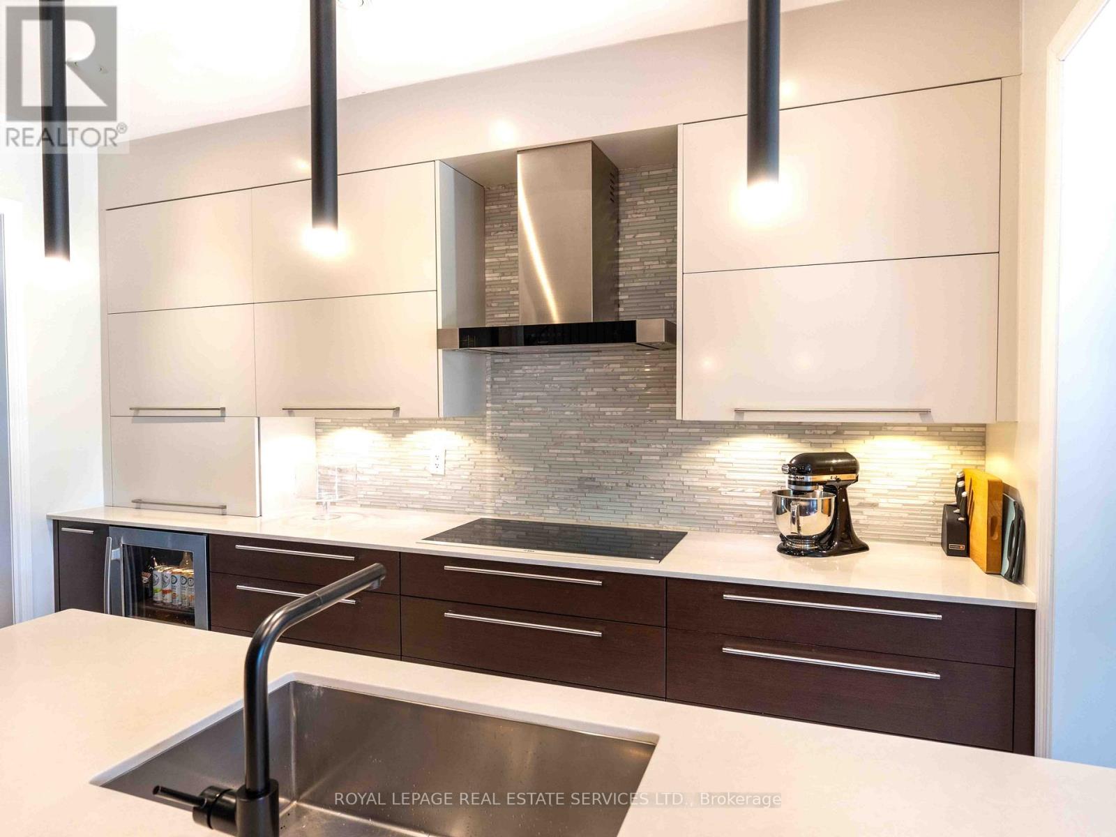 2083 Grange Drive, Mississauga, Ontario  L5B 1P4 - Photo 12 - W12976304