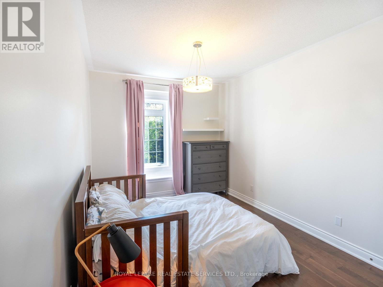 2083 Grange Drive, Mississauga, Ontario  L5B 1P4 - Photo 23 - W12976304