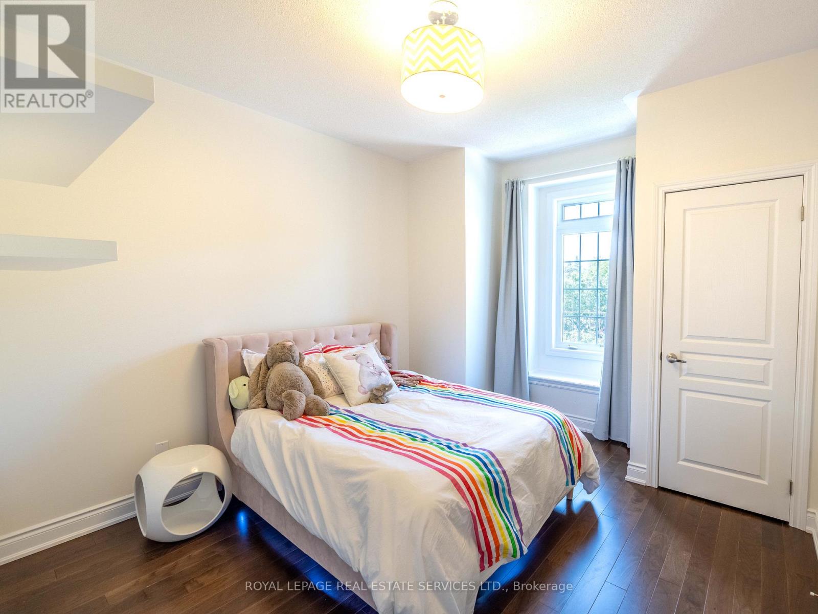 2083 Grange Drive, Mississauga, Ontario  L5B 1P4 - Photo 24 - W12976304