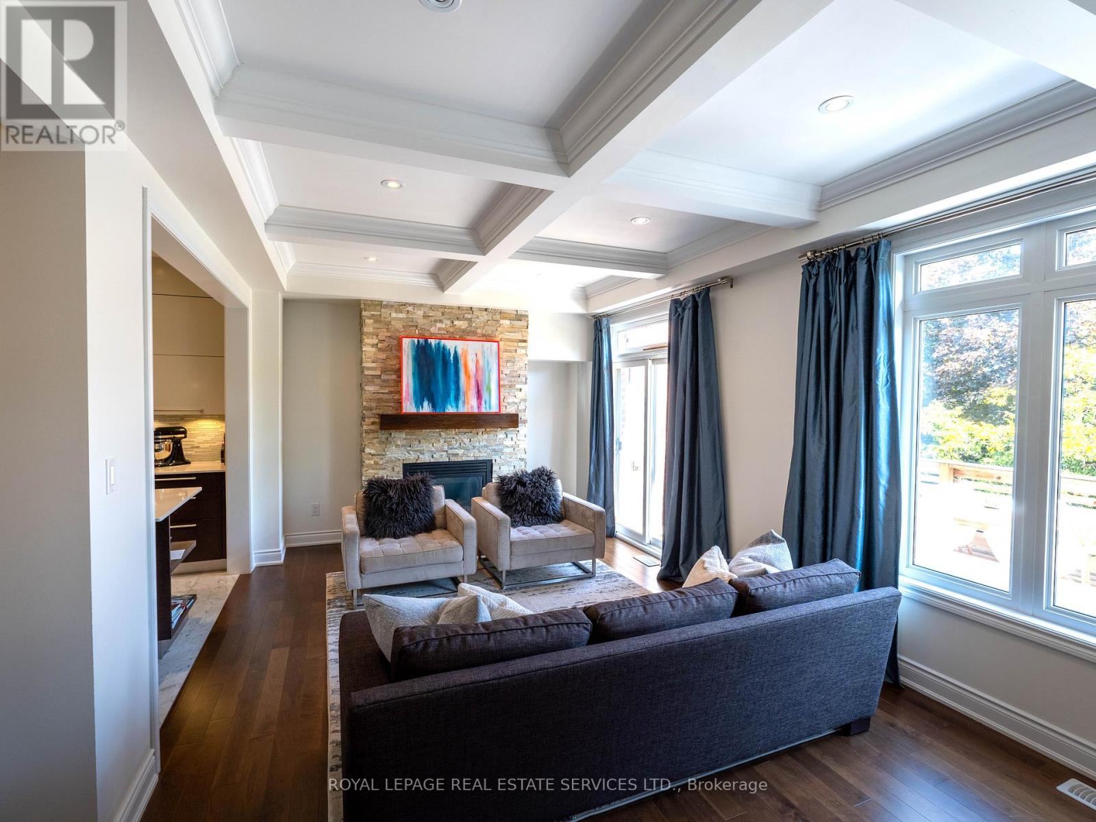 2083 Grange Drive, Mississauga, Ontario  L5B 1P4 - Photo 9 - W12976304