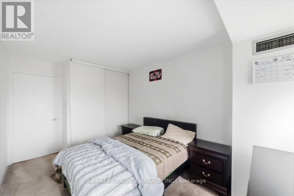 713 - 12 Laurelcrest Street, Brampton, Ontario  L6S 5Y4 - Photo 19 - W12976388