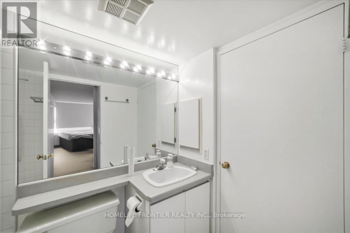 713 - 12 Laurelcrest Street, Brampton, Ontario  L6S 5Y4 - Photo 25 - W12976388