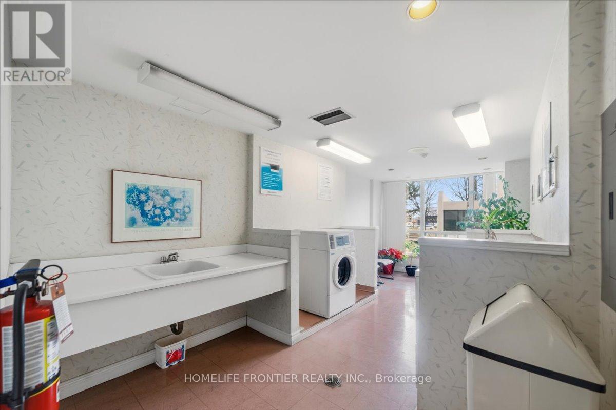 713 - 12 Laurelcrest Street, Brampton, Ontario  L6S 5Y4 - Photo 32 - W12976388