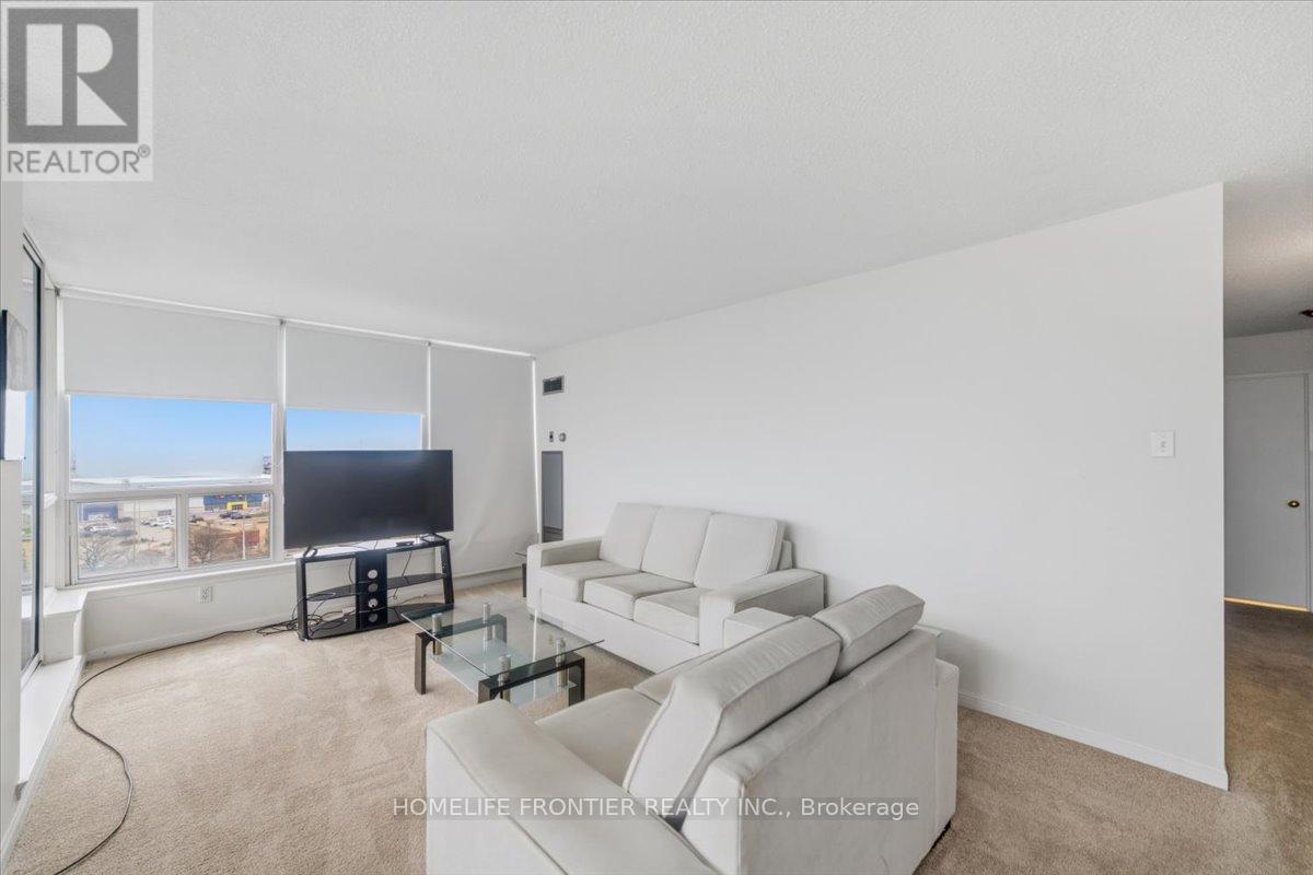 713 - 12 Laurelcrest Street, Brampton, Ontario  L6S 5Y4 - Photo 9 - W12976388