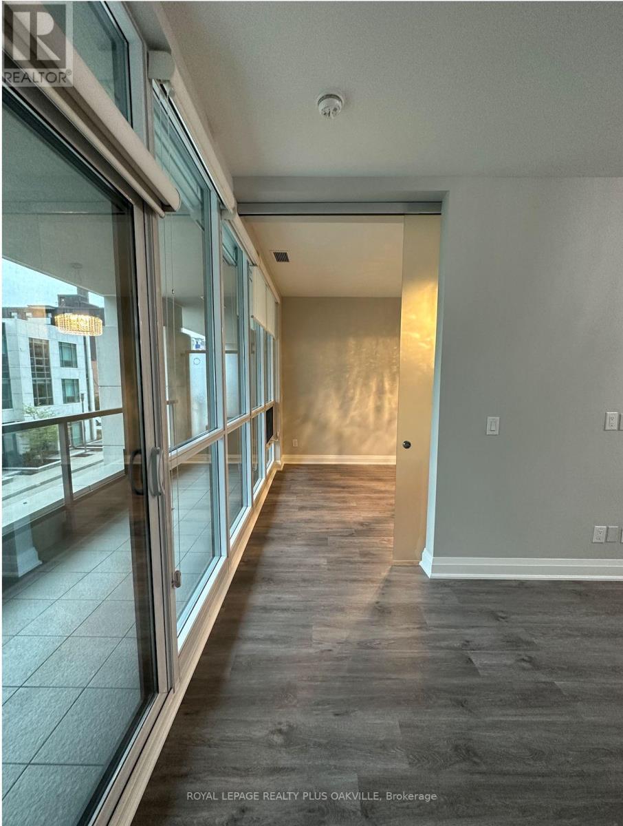 202 - 11 Bronte Road, Oakville, Ontario  L6L 0E1 - Photo 14 - W12976396