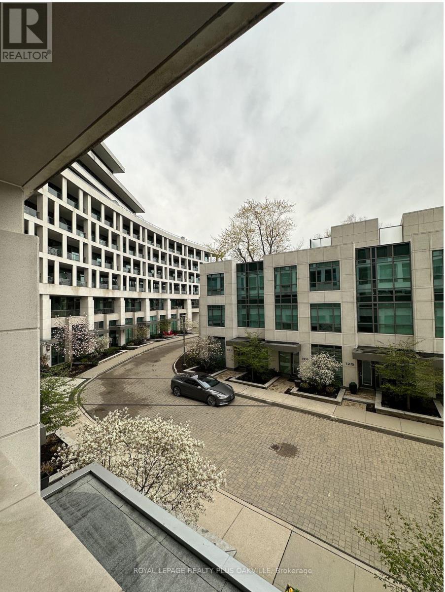 202 - 11 Bronte Road, Oakville, Ontario  L6L 0E1 - Photo 18 - W12976396