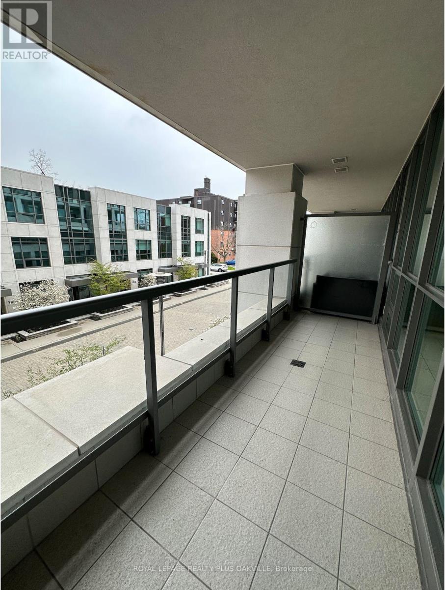 202 - 11 Bronte Road, Oakville, Ontario  L6L 0E1 - Photo 19 - W12976396