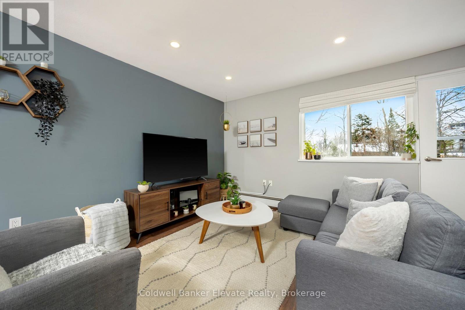 402 - 49 Park Avenue, Halton Hills, Ontario  L7G 3H9 - Photo 8 - W12976400