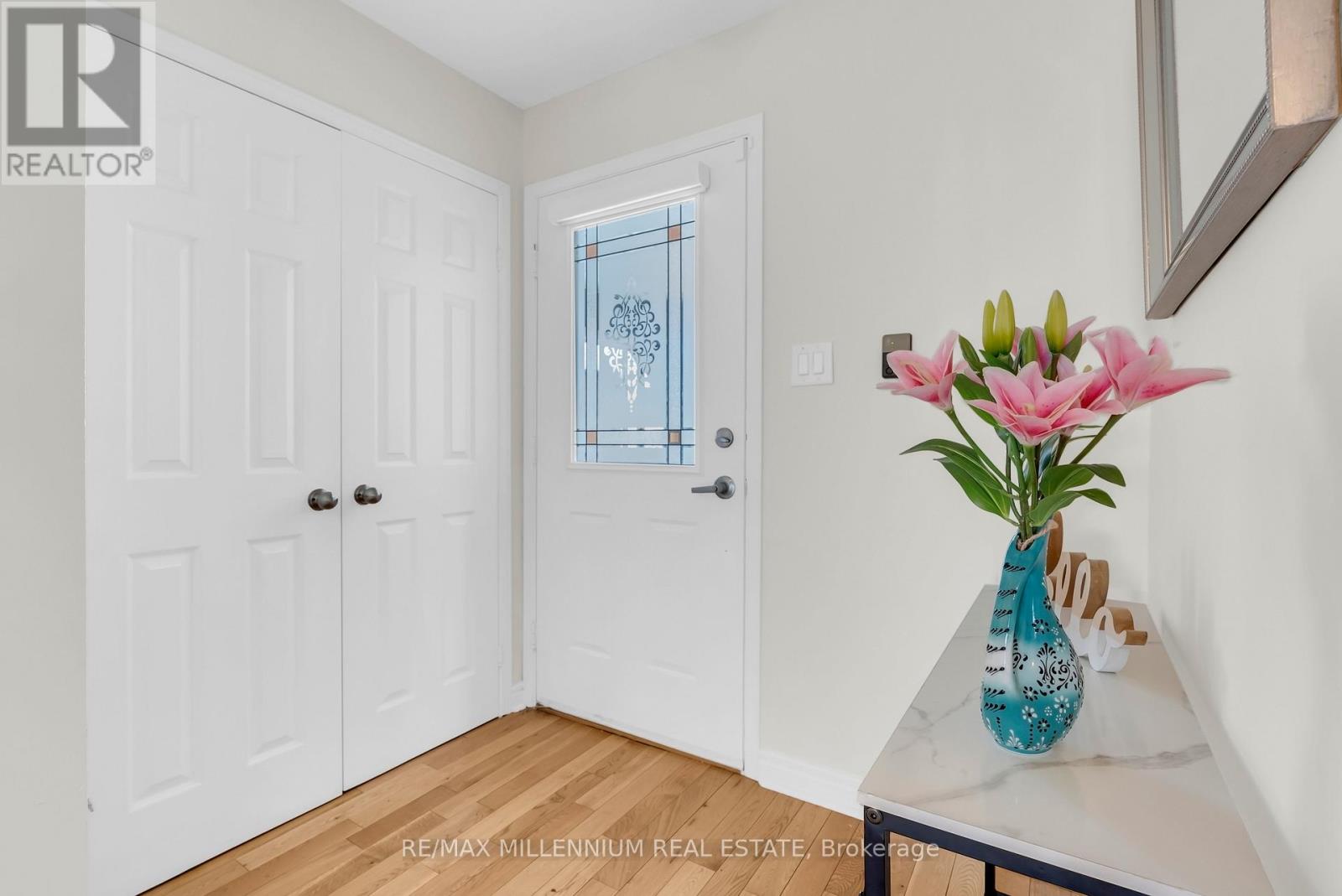 20 Kesteven Crescent, Brampton, Ontario L6W 4E1 - Photo 6 - W12976458