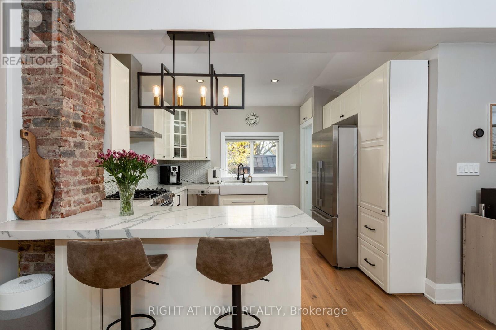 171 Islington Avenue, Toronto, Ontario  M8V 3B8 - Photo 5 - W12976472