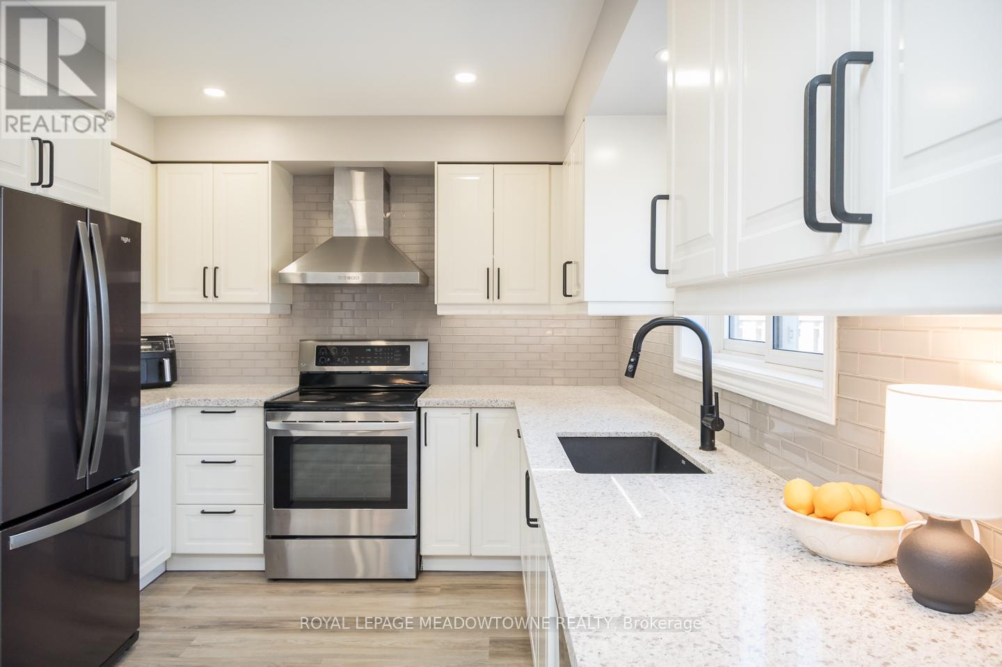 284 Randall Crescent, Milton, Ontario  L9T 4X7 - Photo 13 - W12976484