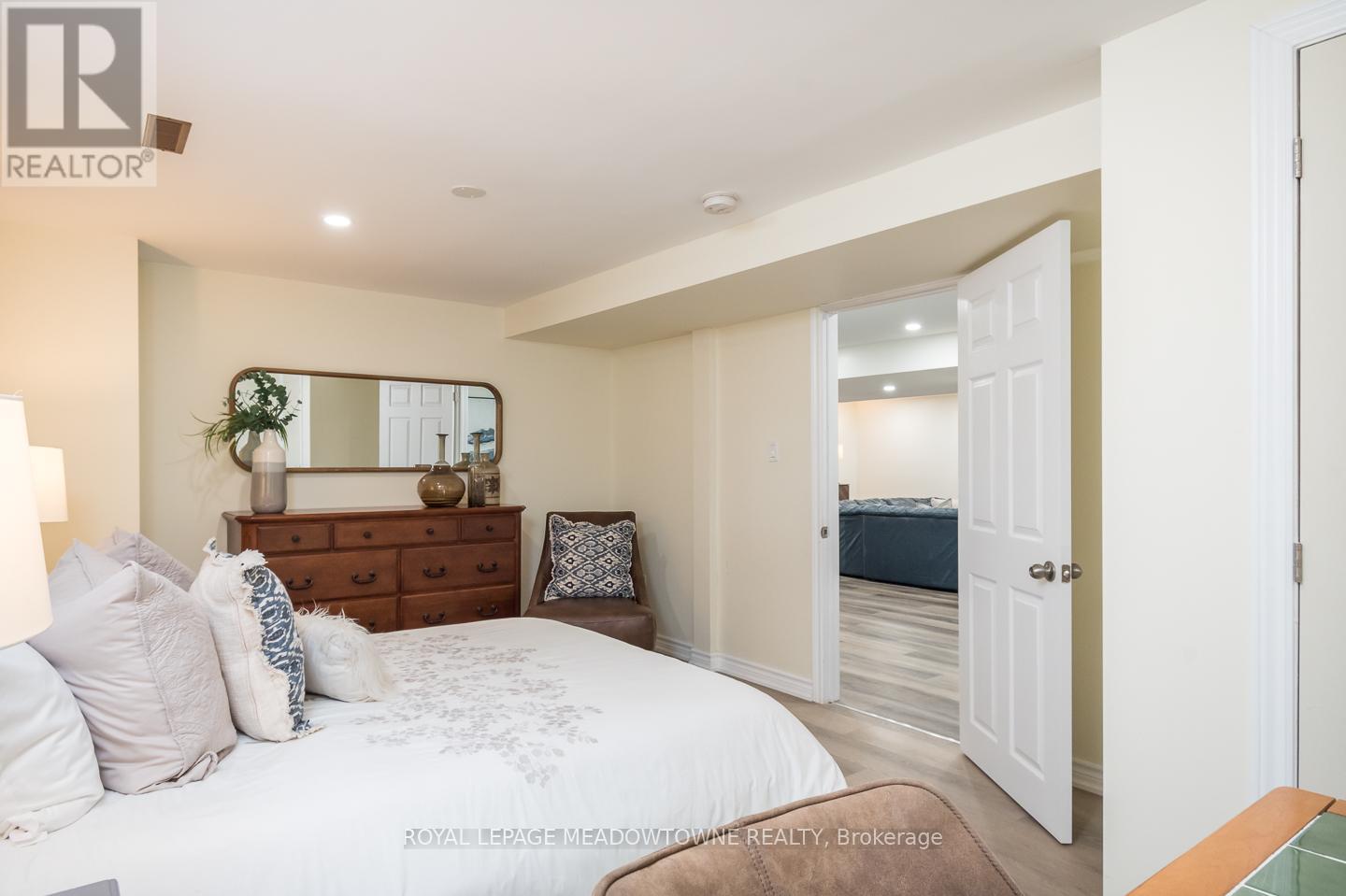 284 Randall Crescent, Milton, Ontario  L9T 4X7 - Photo 36 - W12976484