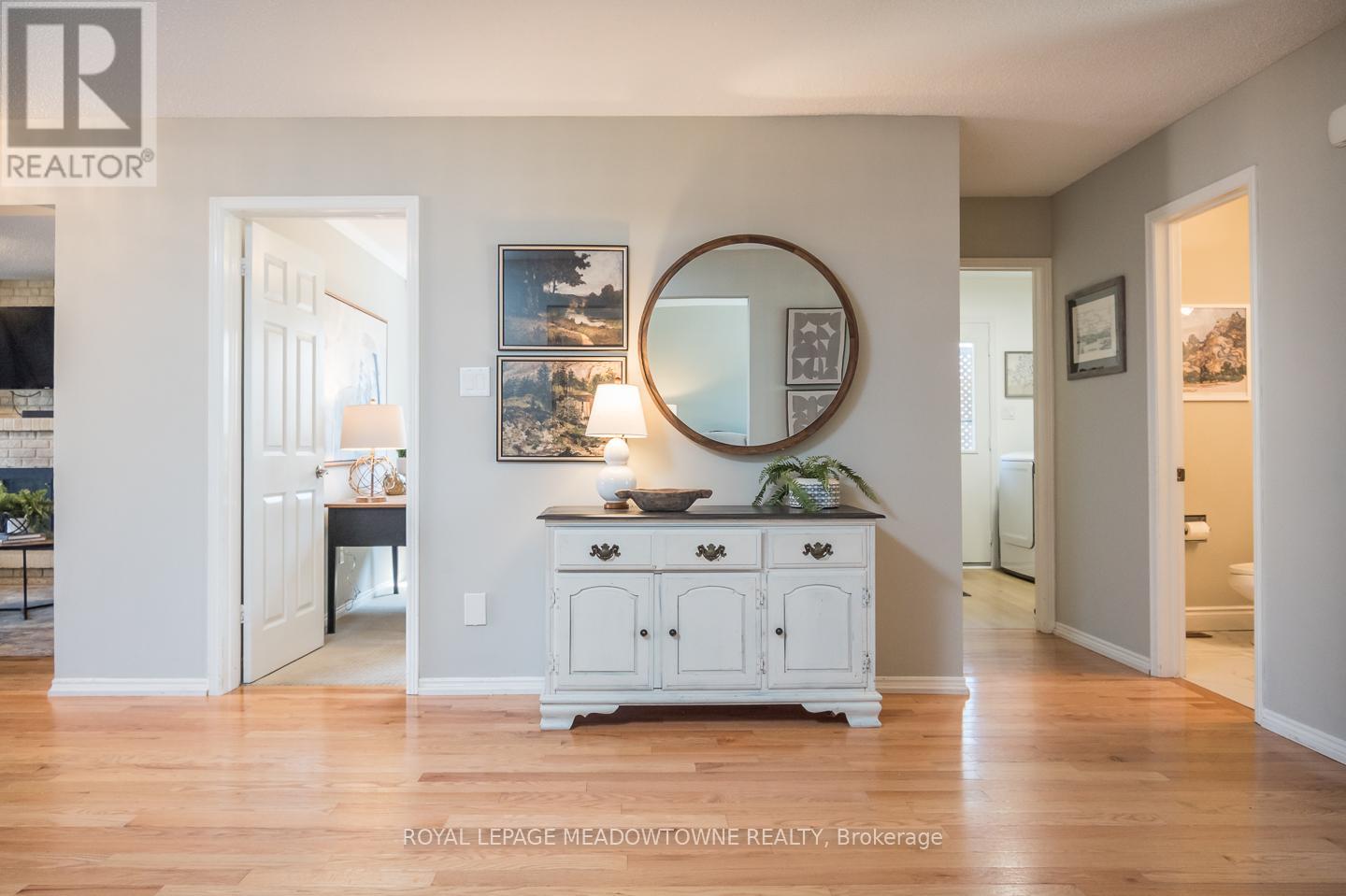 284 Randall Crescent, Milton, Ontario  L9T 4X7 - Photo 4 - W12976484