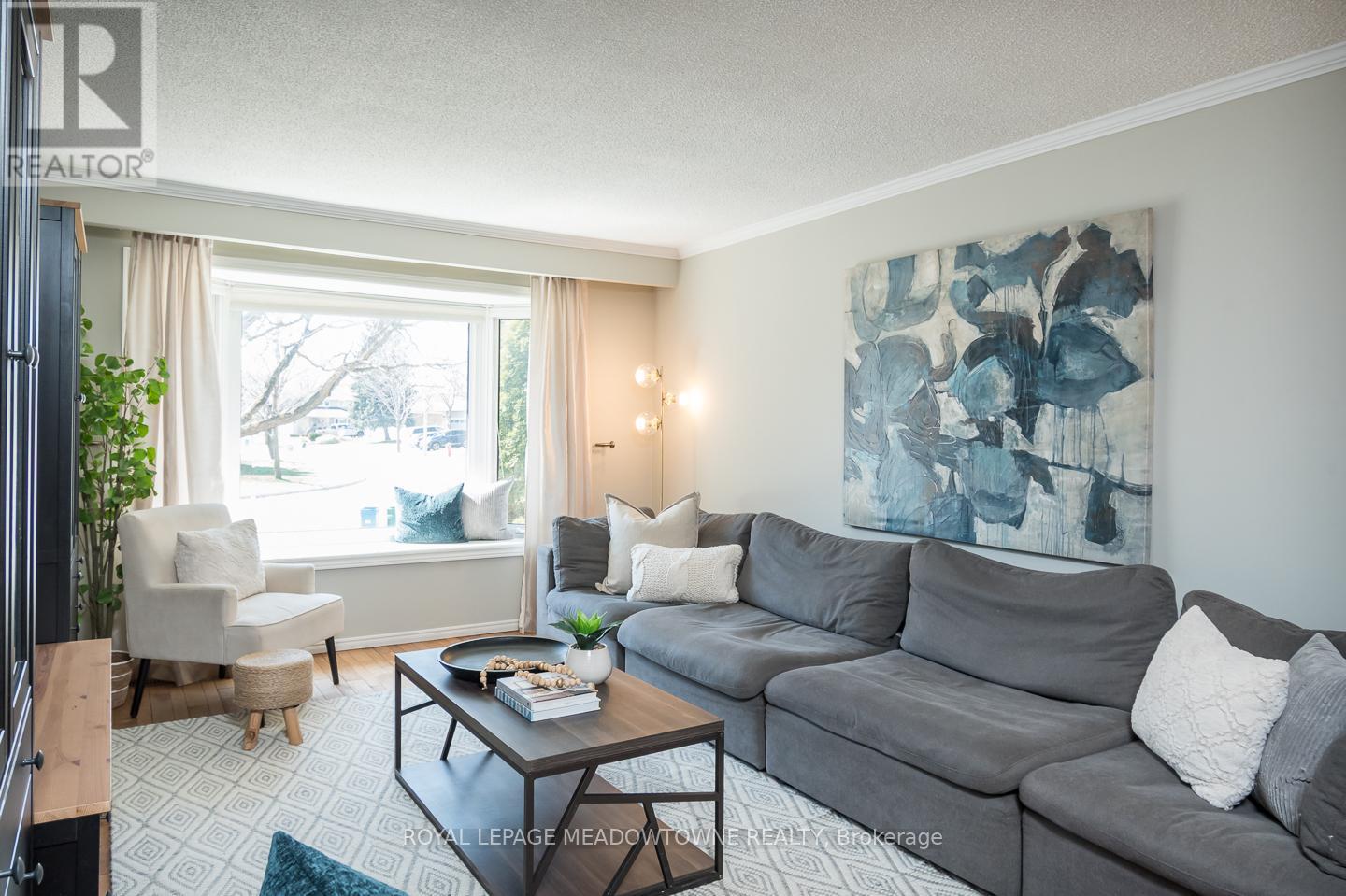 284 Randall Crescent, Milton, Ontario  L9T 4X7 - Photo 5 - W12976484