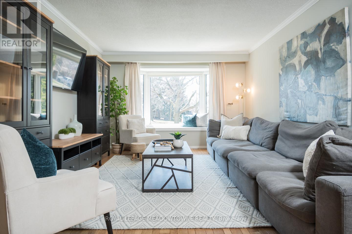 284 Randall Crescent, Milton, Ontario  L9T 4X7 - Photo 6 - W12976484