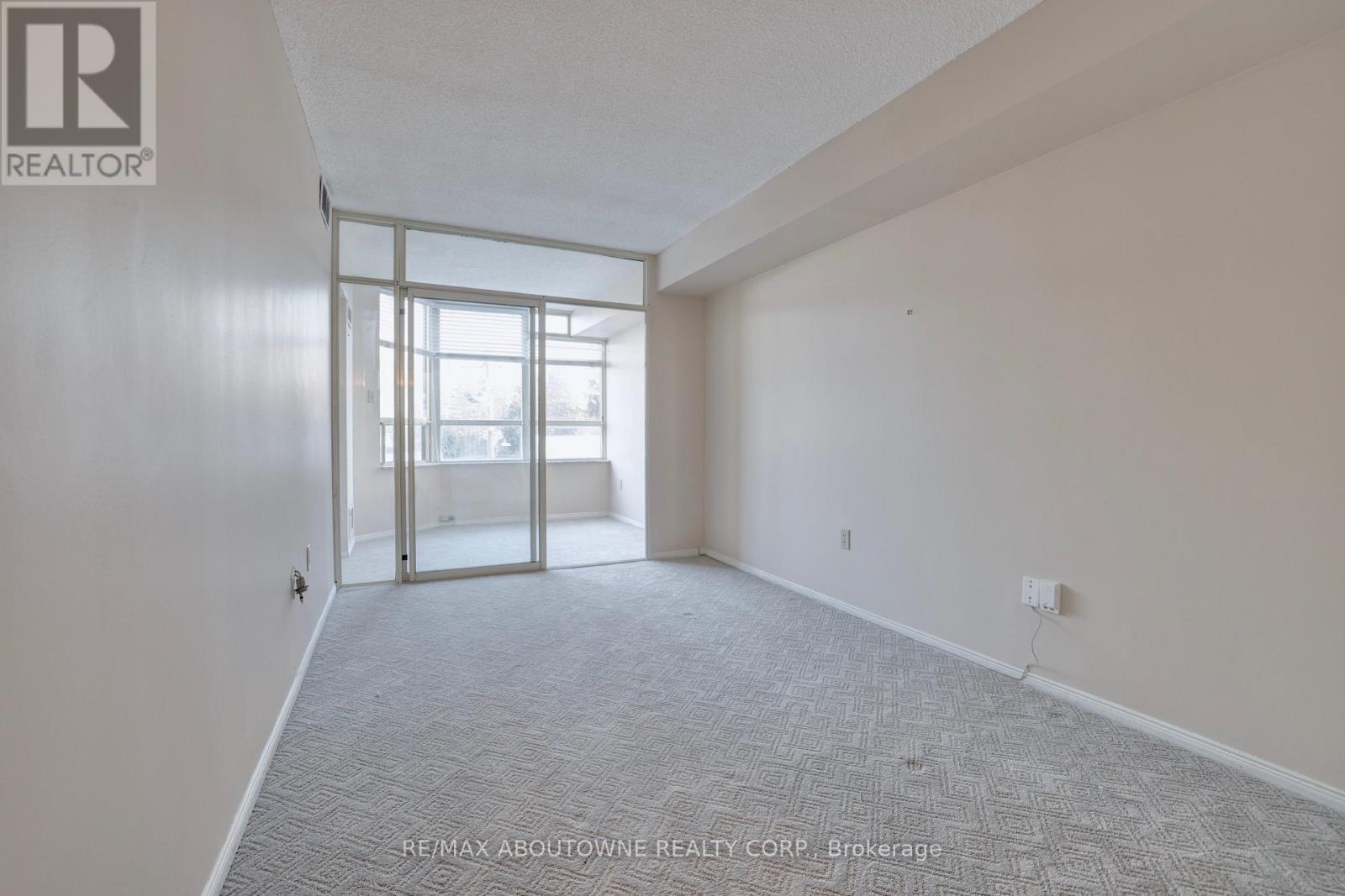 307 - 185 Robinson Street, Oakville, Ontario  L6J 7P6 - Photo 10 - W12976502