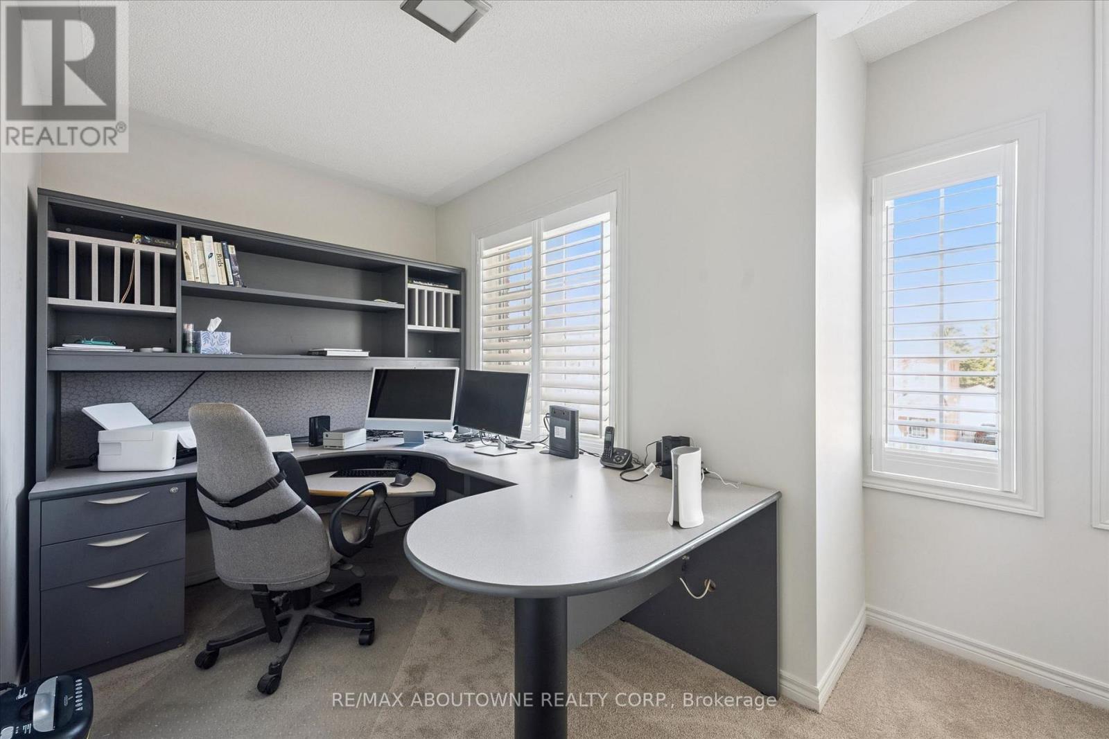 2484 Capilano Crescent, Oakville, Ontario  L6H 6L4 - Photo 28 - W12976508